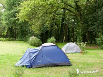 Emplacements tentes - Camping Le Painfaut près de l'île aux Pies