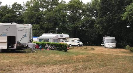 Camping Le Painfaut près de l'île aux Pies