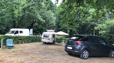 Camping Le Painfaut près de l'île aux Pies
